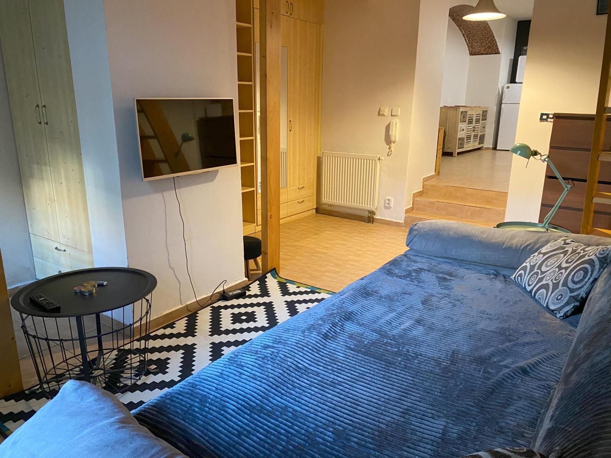 Cozy Garden Apartment In The Heart Of Prag Exterior foto